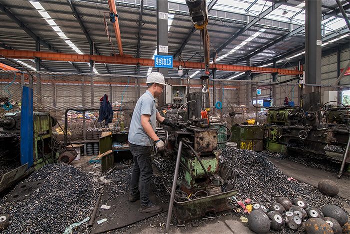 莱西网架配件-螺栓球加工车间