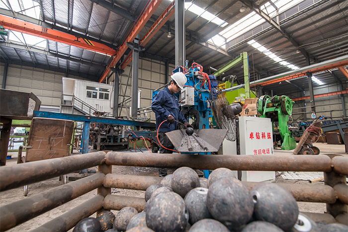 莱西网架配件-螺栓球加工车间